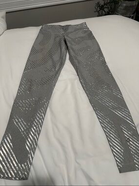 Reebok Gray Leggings with Metallic Silver Pattern
